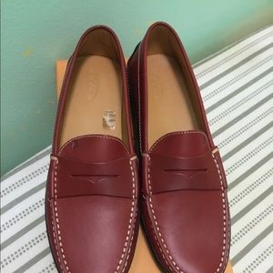 TOD’S WOMEN JUNIOR LOAFER WITH VIBRAM SOLE